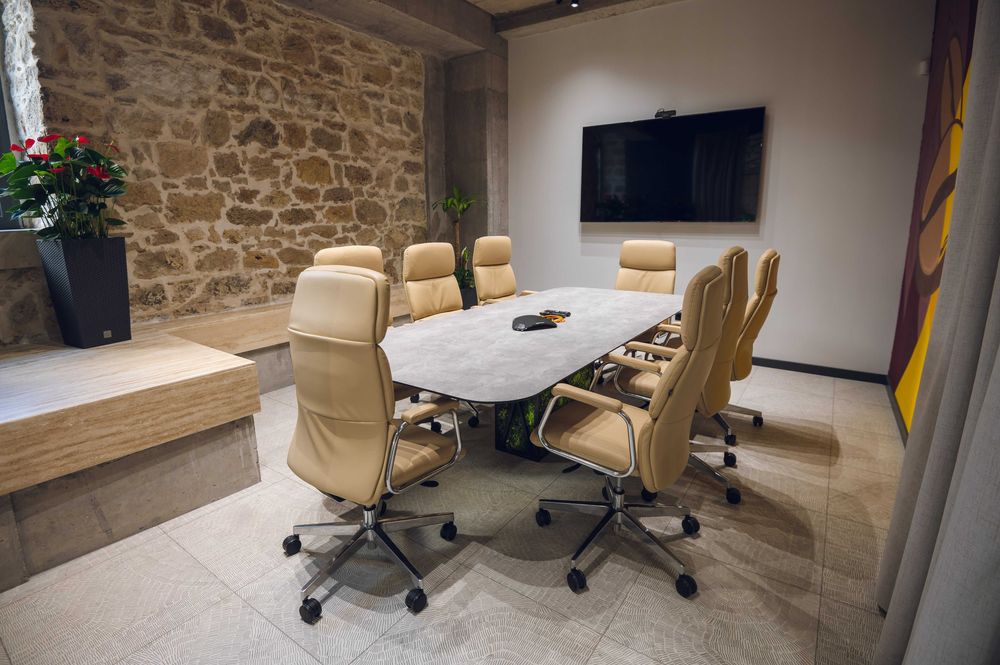 Дава се под наем Офис в Варна, Гръцка махала - 37 кв.м за 1110 € - Снимка #2