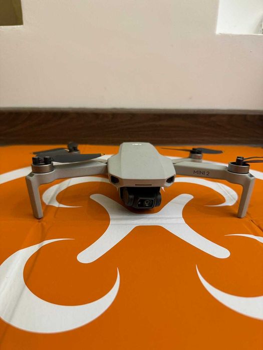 Vand drona DJI Mini 2 Fly More Combo – 4K + multe accesorii