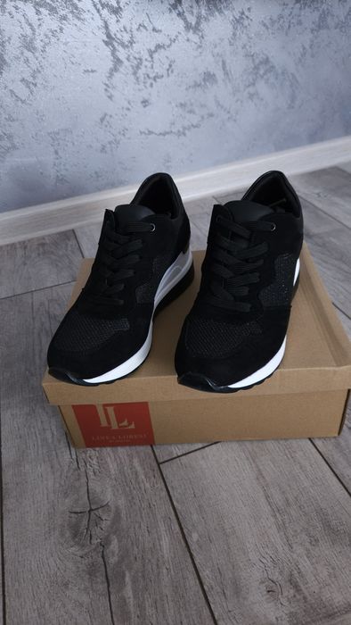 Дамски черни обувки