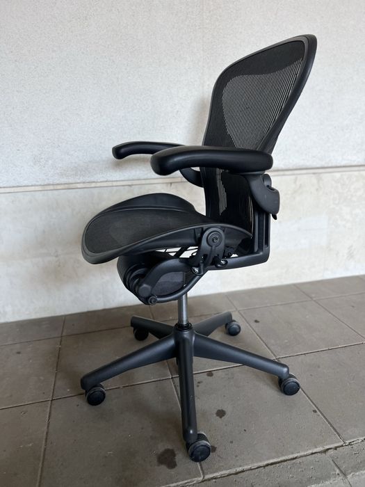 Eргономичен офис стол HERMAN MILLER AERON размер В