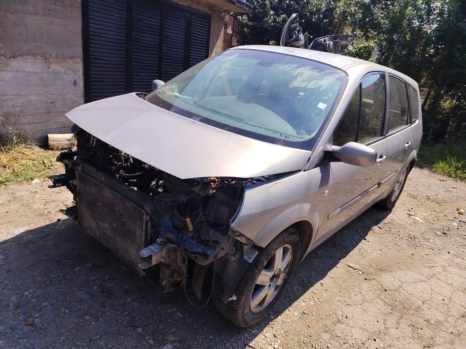 На частиrenault cenik рено сценик 2005 г. 1.9 дизел