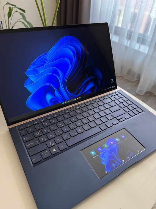 Asus ZenBook UX534FTC – i7, 16GB RAM, 512GB SSD, GTX 1650, ScreenPad