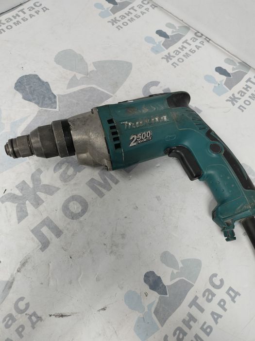 Шуруповёрт Makita