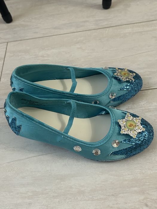 детские туфли с парижа