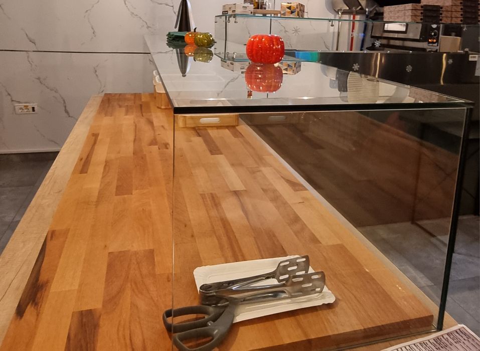 Vând mobilier horeca + vitrină sticla prezentare