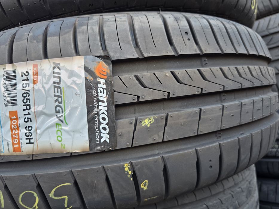 2бр Нови летни гуми 215 65 15 - Hankook
