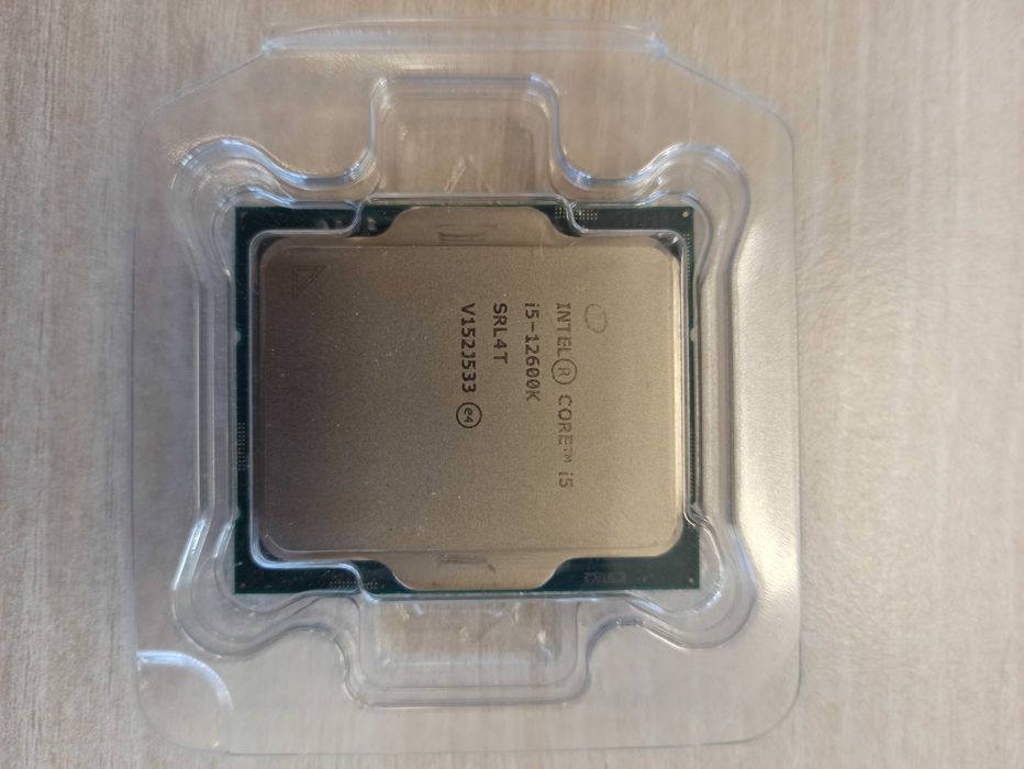 Процесор Интел i5-12600k