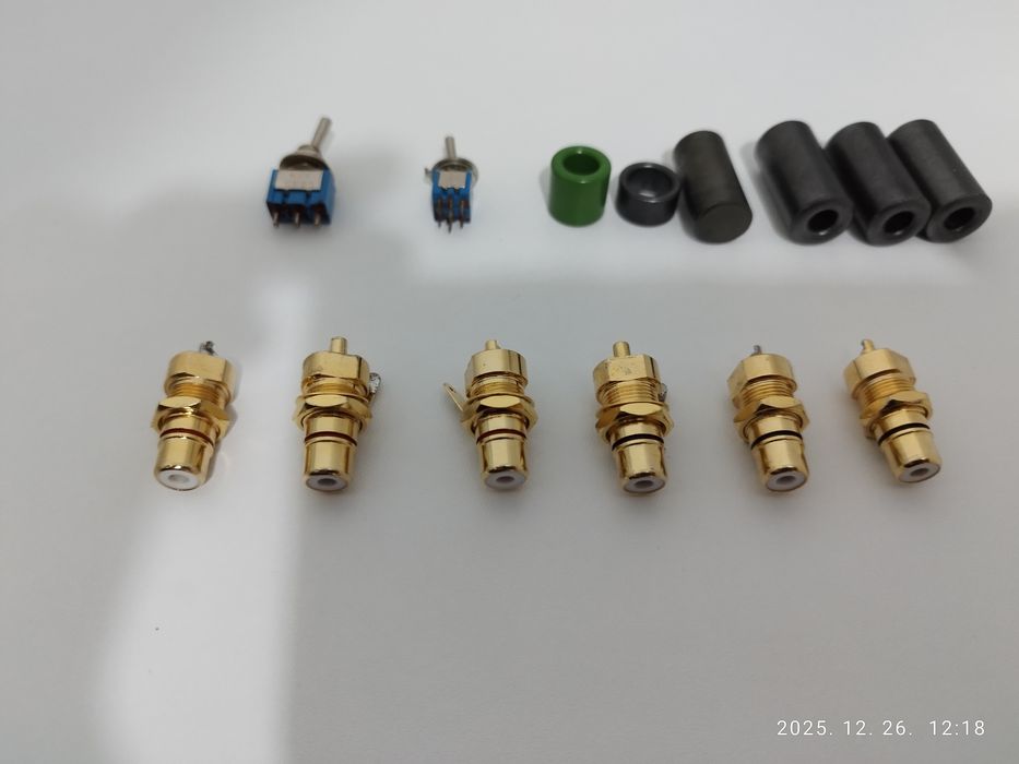 Vând condensatoare Nichicon  Gold,Elna duorex 2 toate împreunā 50ron