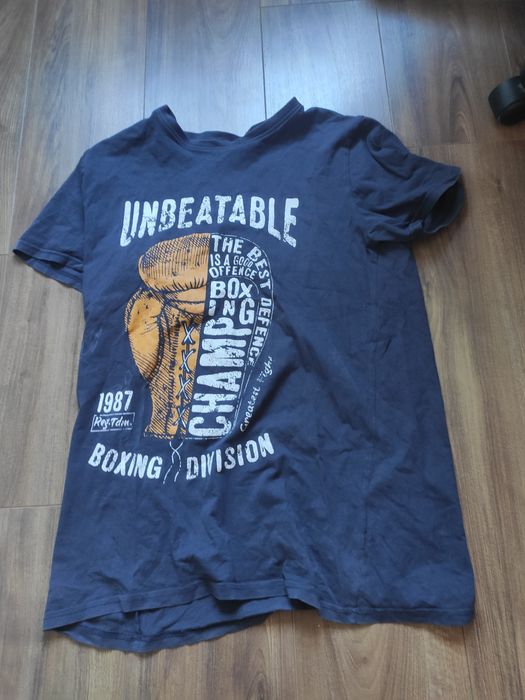 Тениска с принт unbeatable