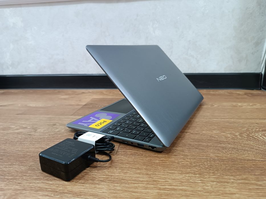 Ноутбук NEO Core i5 Windows 10 Pro.