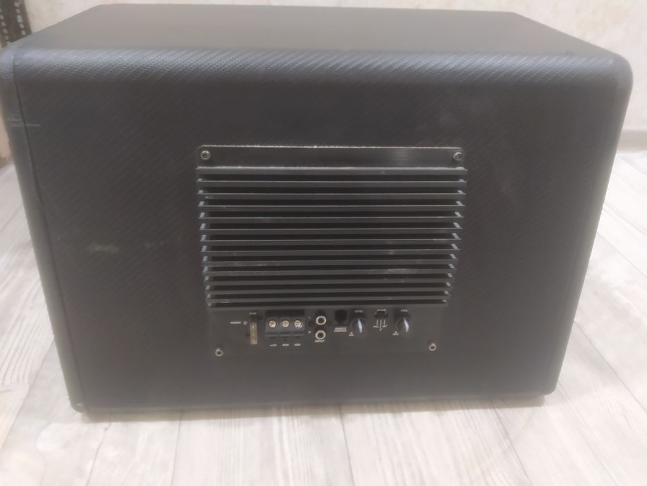 Продам сабвуфер на машину