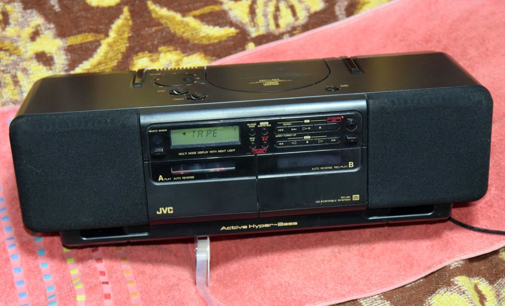 JVC radio casetofon