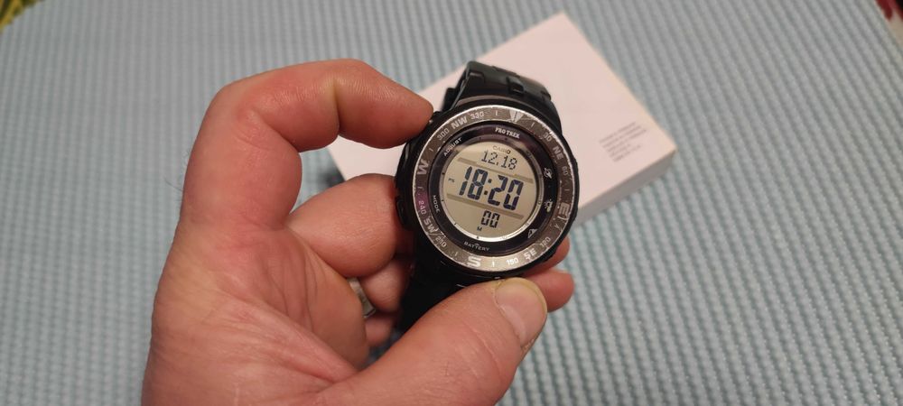 Casio Pro Trek PRG 330 -1ER часовник със соларно зареждаща се батерия