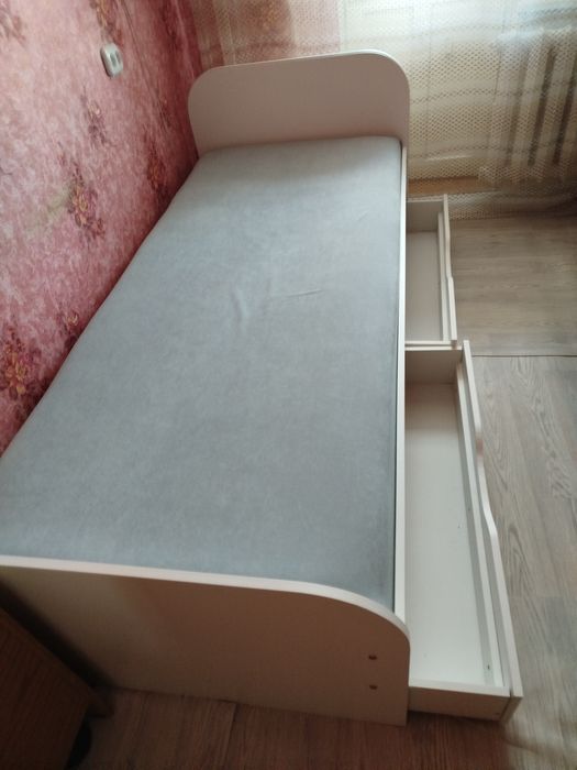 Продам кровать односпалка.