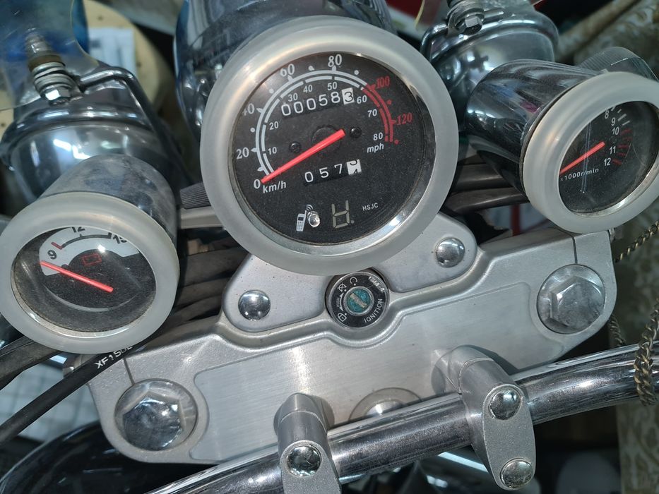 Vand motocicleta first bike