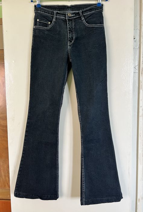 Blugi evazati, talie inalta