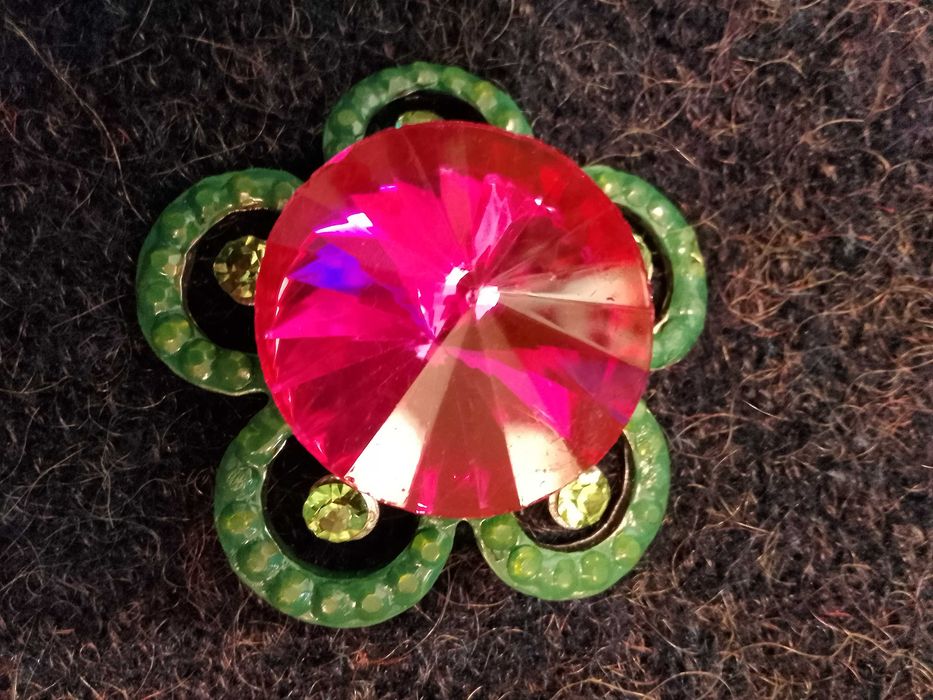 Елегантна дамска гривна