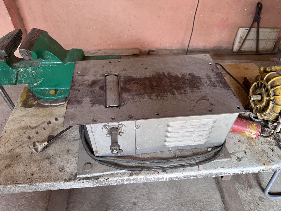 Станок Электроточило и деревообрабатывающий