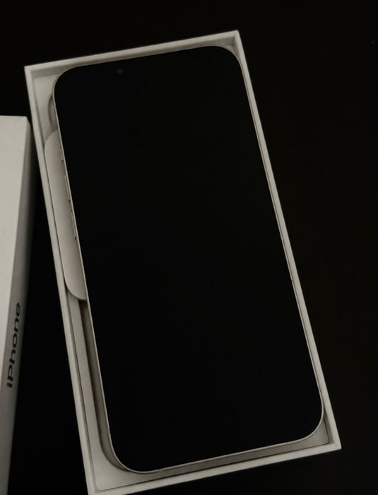 iPhone 13 белый 128гб