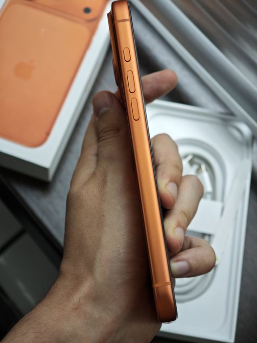 Продам iPhone 17 Pro Max esim