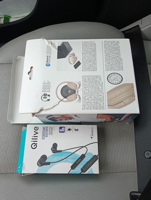 Căști bluton  noi in cutie