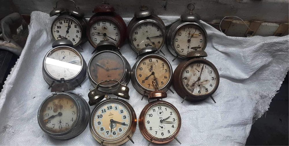 Стари будилници /за ремонт/