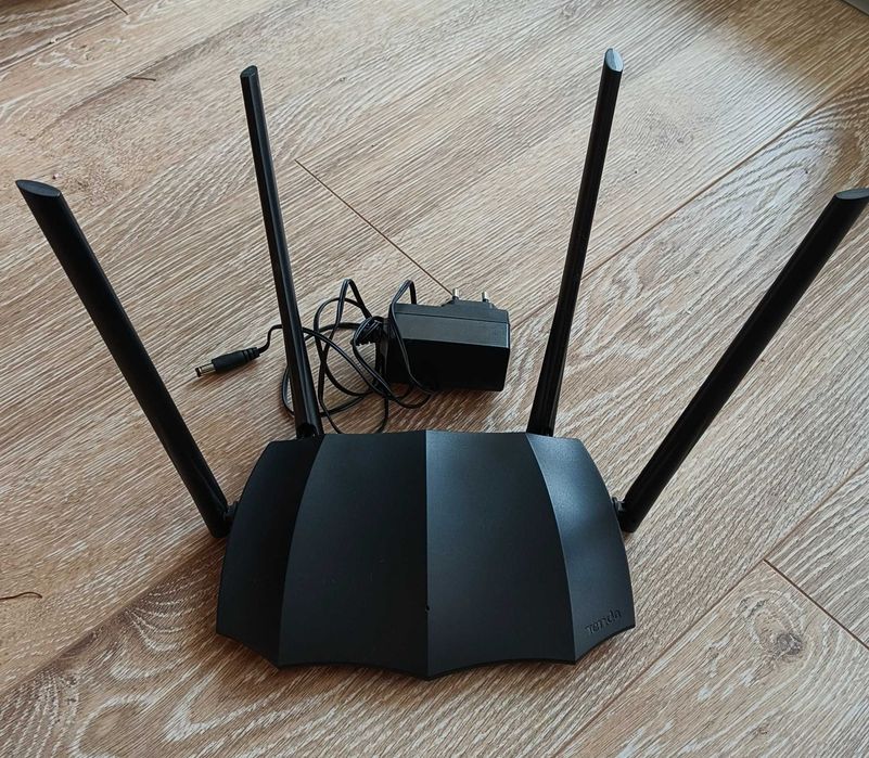 Router Wireless Tenda AC1200 Dual-Band – Stare excelentă / Alimentator inclus