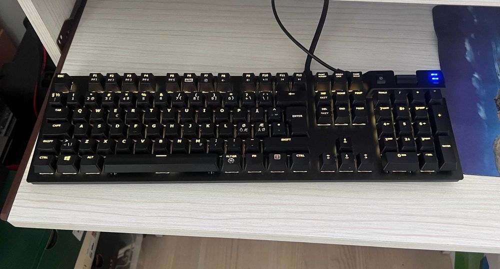 Tastatură mecanică Svive Oberon Speed RGB, switch-uri TTC