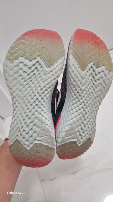 Маратонки Nike 35.5