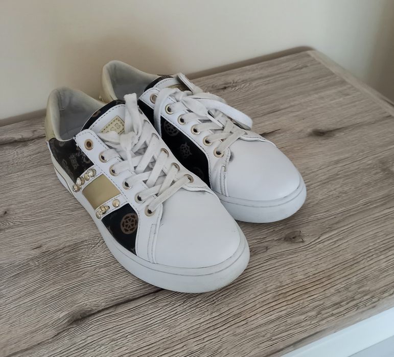 Дамски обувки GUESS 38