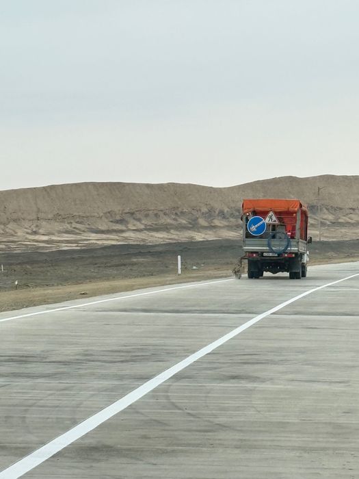 Дорожная разметка автодорог трассы и другие объекты