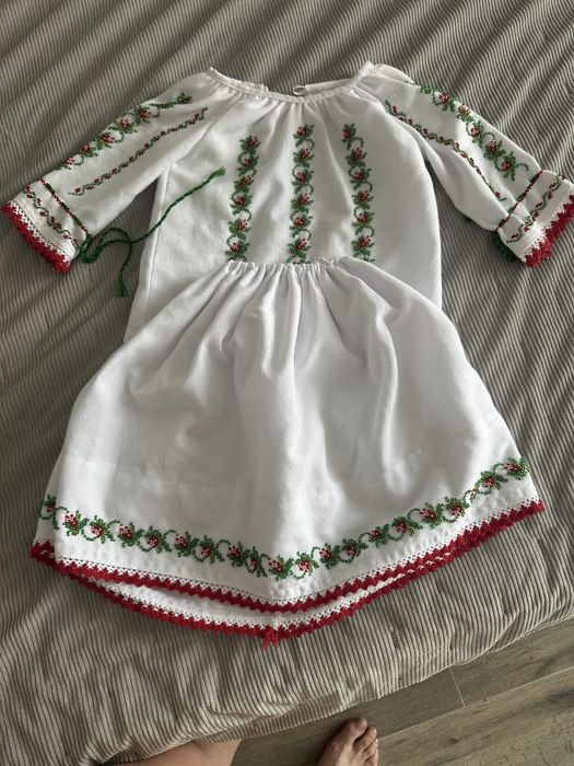 Vand costum popular marimea 86-92 cusut cu margele