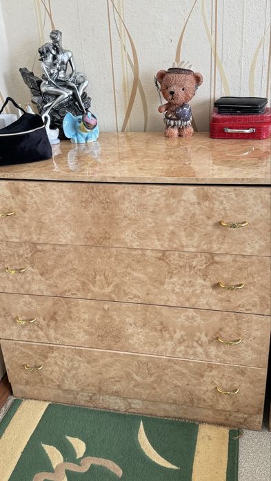 Спальный гарнитур