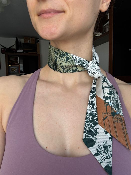 Eșarfă Hermès  (Twilly)- originală, din Viena -model l'ombre de boulevard vert/griș