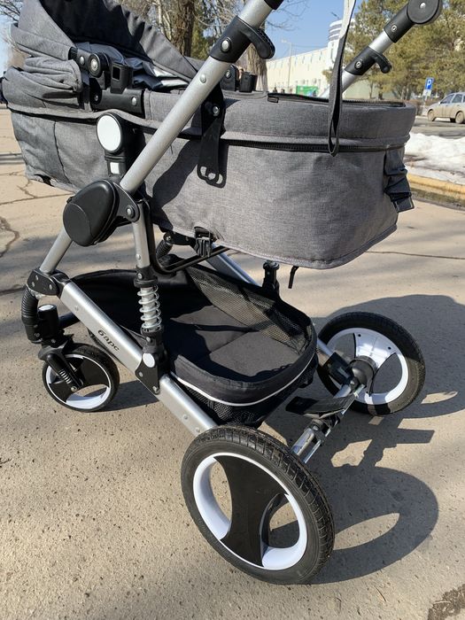 Продам коляску в очень хорошем состояний