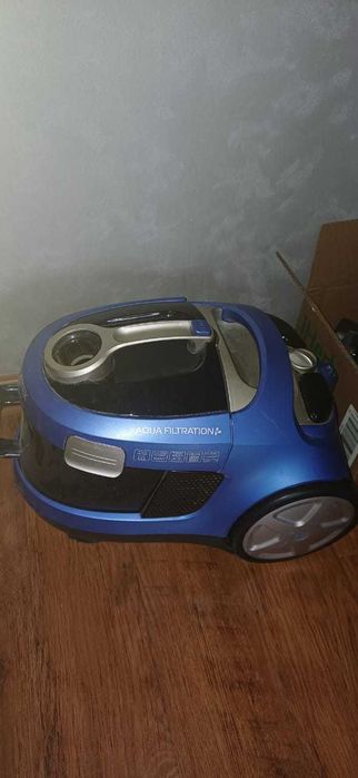 Пылесос с аквафильтром VITEK VT-1886 B