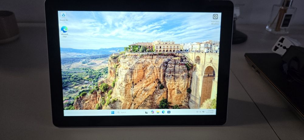 Microsoft Surface 1824 64gb vand sau schimb cu pc ddr4