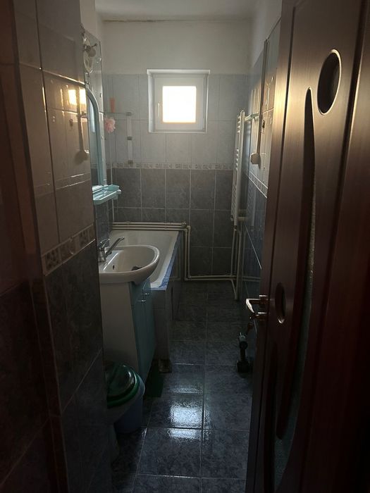 Vand sau inchiriez apartament