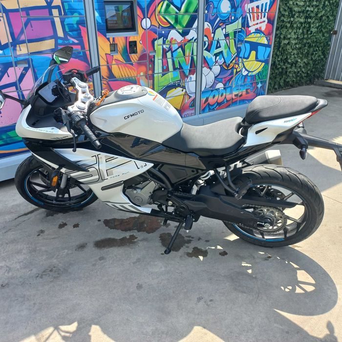 Cfmoto 300SR din 2025 -1800km