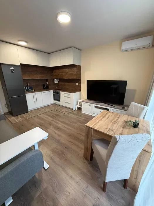 Двустаен апартамент, под наем, м-т Пчелина