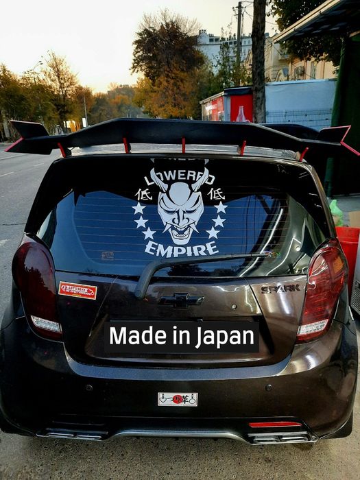 Avto nakleyka na avto