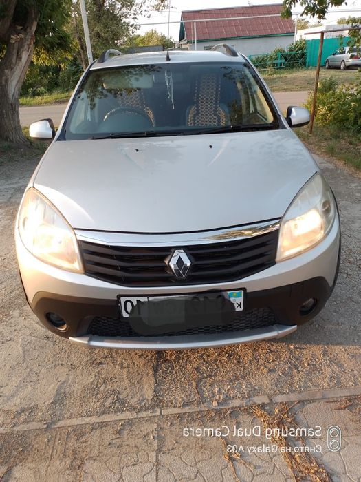 Продам  Рено Сандеро