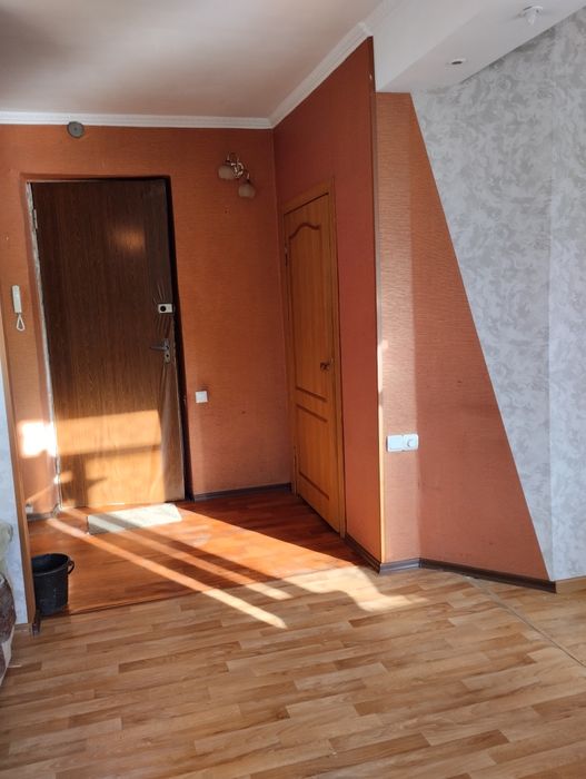 Продам 2х квартиру р-н ДКС.