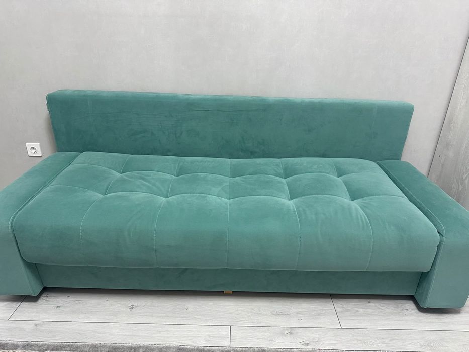 Продам диван.
