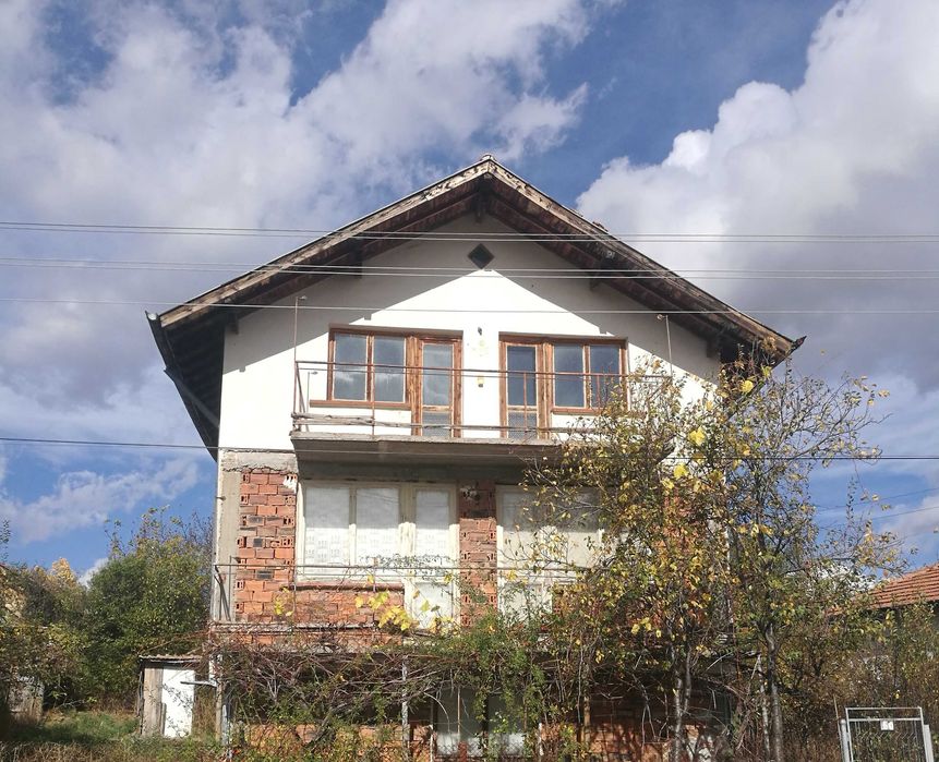 Продава се Къща в с. Садовик, Област Перник - 90 кв.м за 442 €/кв.м - Снимка #1