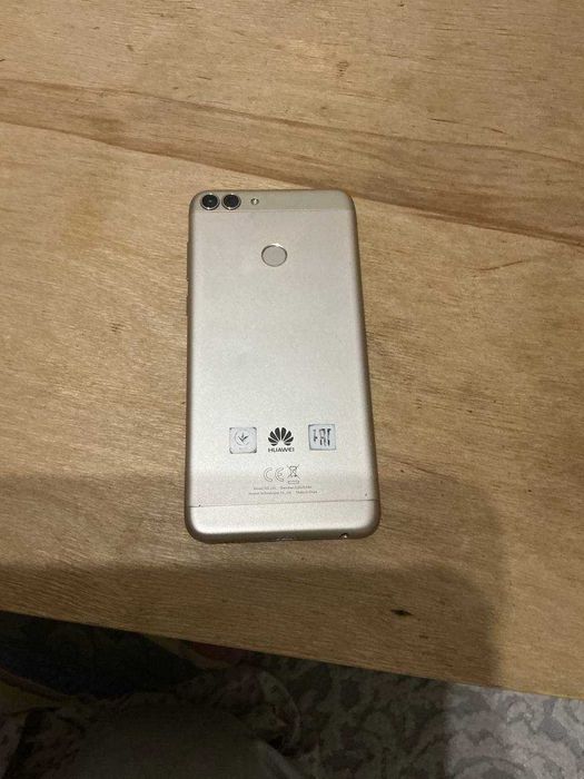 Продам телефон Huawei P smart