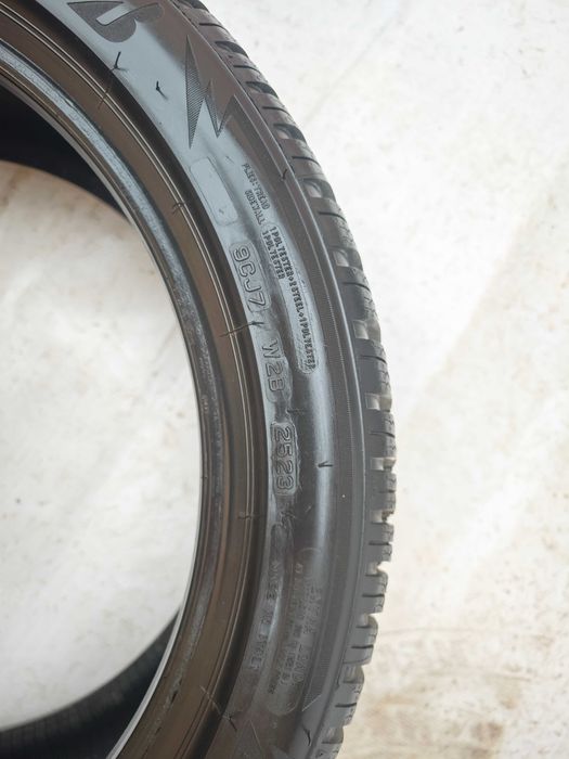 Anvelope 225/45/18 an 2023 iarna M+S BRIDGESTONE Blizzak LM005