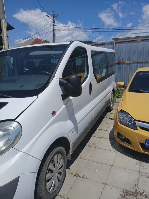 Opel vivaro  8locuri