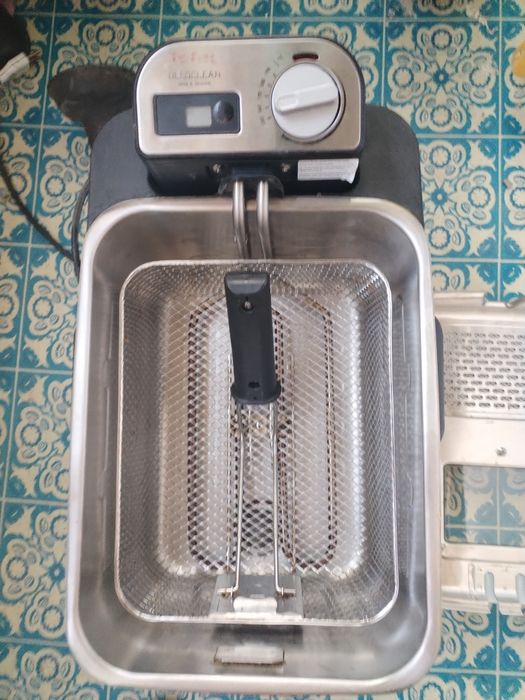 Fripteoza Tefal  cu ulei 3 l