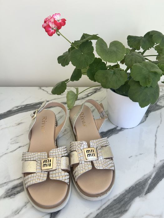 Дамска сандали Rivas